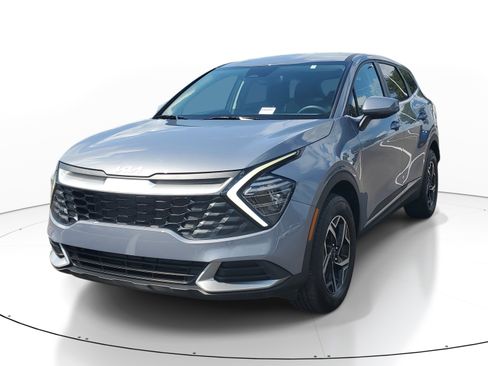 Used 2025 Kia Sportage LX AWD/4WD image 3