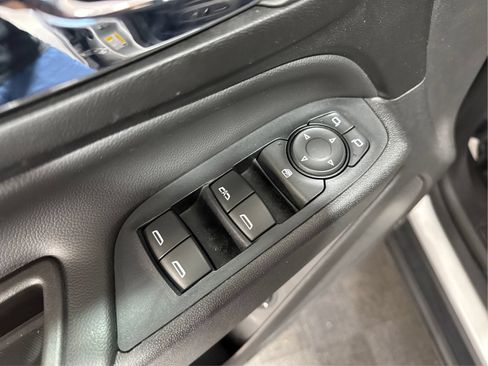 Used 2019 Chevrolet Equinox LT AWD/4WD image 30