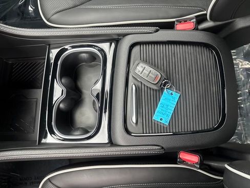 New 2026 Chrysler Pacifica Limited image 27