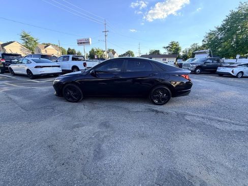 Used 2023 Hyundai Elantra SEL FWD image 38