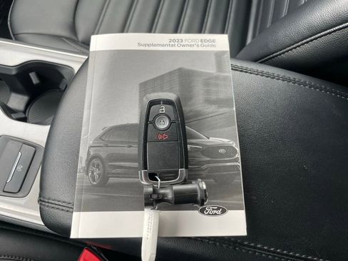 Used 2023 Ford Edge SEL image 44