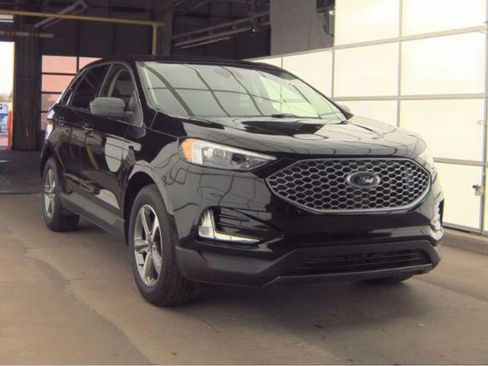 Used 2024 Ford Edge SEL w/ Convenience Package AWD/4WD image 4