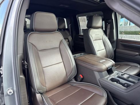 Used 2024 GMC Sierra 3500 Denali w/ Denali Reserve Package image 33