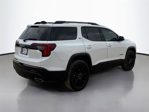 Used 2023 GMC Acadia SLT w/ Elevation Edition image 7
