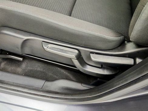 Used 2021 Honda HR-V LX image 11