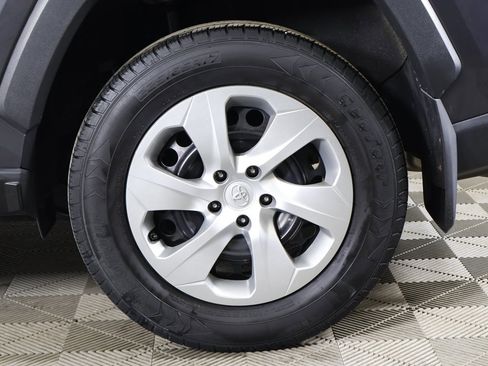 Used 2019 Toyota RAV4 LE image 19