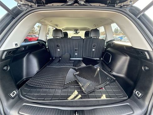 Used 2023 Jeep Grand Cherokee Limited w/ Luxury Tech Group II image 19