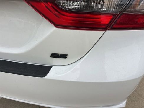 Used 2024 Toyota Camry SE FWD image 4