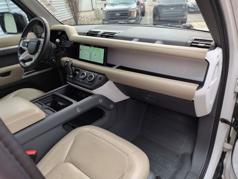 Used 2020 Land Rover Defender 110 HSE image 30