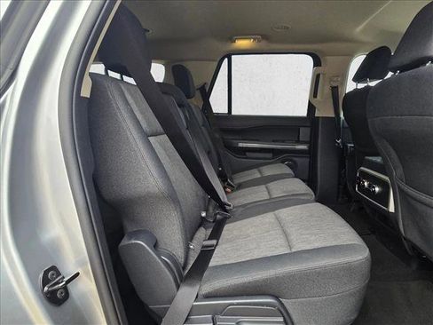 Used 2024 Ford Expedition Max XLT image 15