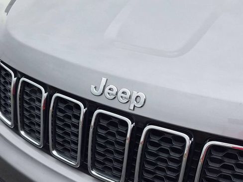Used 2021 Jeep Grand Cherokee Limited w/ Luxury Group II AWD/4WD image 9