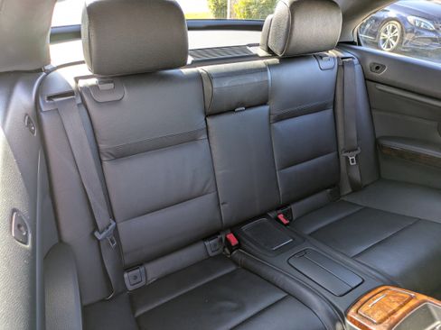 Used 2011 BMW 335i Convertible image 13