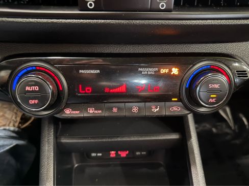 Used 2019 Kia Forte LXS FWD image 17