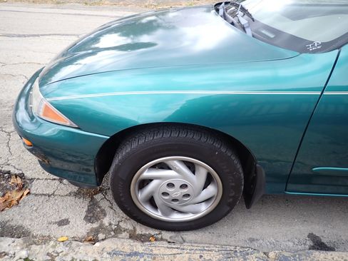 Used 1998 Chevrolet Cavalier Sedan w/ Preferred Equipment Group 1 image 19