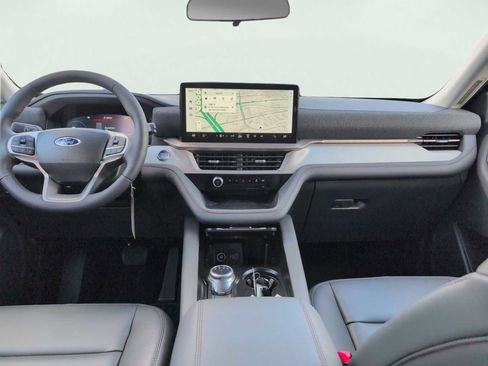 New 2025 Ford Explorer Active w/ Active Comfort Package image 18