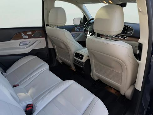 Used 2022 Mercedes-Benz GLS 450 4MATIC image 23
