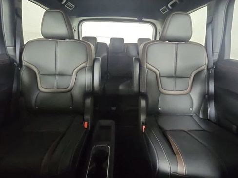New 2026 Nissan Armada SL w/ Captain's Chari Seat Package image 9