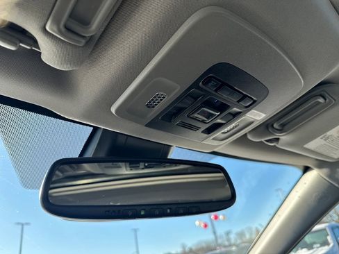 Used 2023 Toyota Camry SE image 29