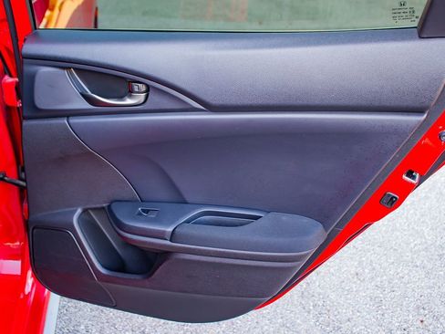 Used 2018 Honda Civic Sport image 19