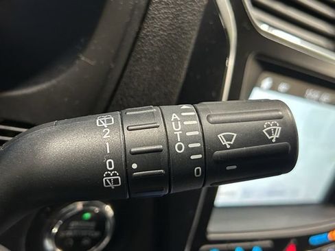 Used 2018 Ford Explorer Limited w/ Equipment Group 301A AWD/4WD image 33