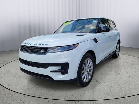 Used 2025 Land Rover Range Rover Sport SE AWD/4WD image 9