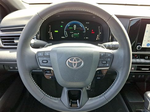 Used 2025 Toyota Camry SE w/ Convenience Package AWD/4WD image 16