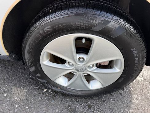 Used 2015 Kia Soul FWD image 10