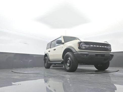 New 2026 Ford Bronco Outer Banks AWD/4WD image 32