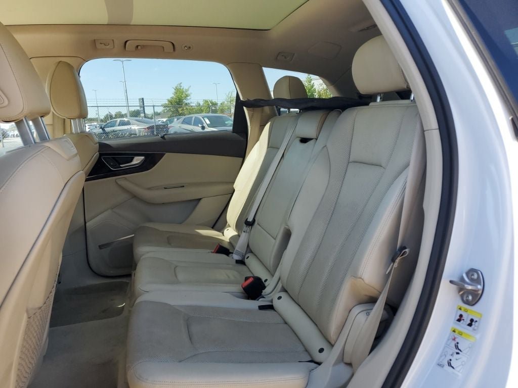 Used 2017 Audi Q7 3.0T Prestige AWD/4WD image 10