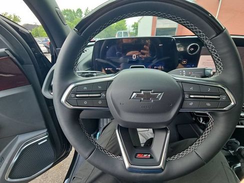 New 2026 Chevrolet Traverse Z71 w/ Enhanced Driving Package AWD/4WD image 35