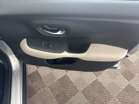 Certified 2026 Honda HR-V LX image 25