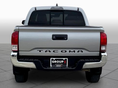 Used 2020 Toyota Tacoma SR5 w/ SR5 Appearance Package (SM) image 5