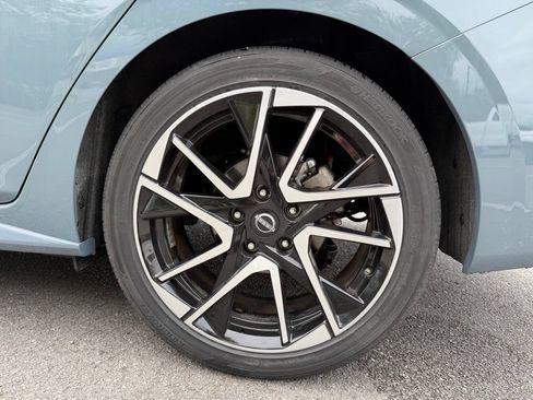 Used 2024 Nissan Sentra SR w/ SR Premium Package FWD image 35