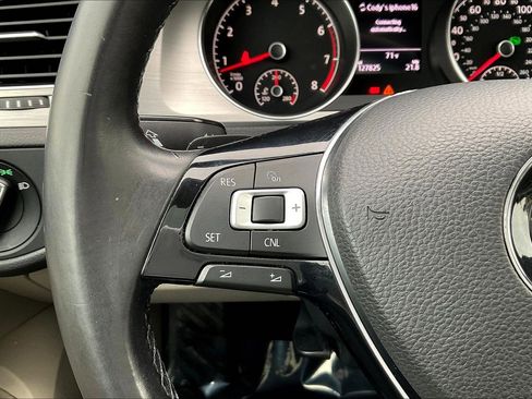 Used 2016 Volkswagen Golf S FWD image 11