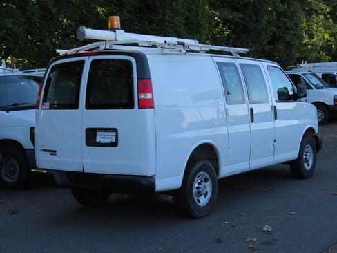Used 2012 Chevrolet Express 2500 RWD image 12