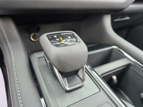 New 2026 Nissan Pathfinder SV AWD/4WD image 9