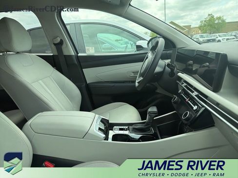 Used 2025 Hyundai Tucson SEL AWD/4WD image 2