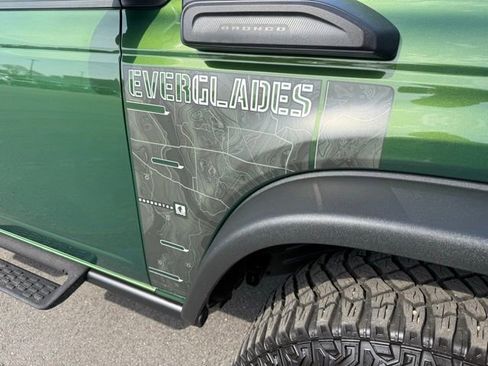 Used 2024 Ford Bronco Everglades image 13
