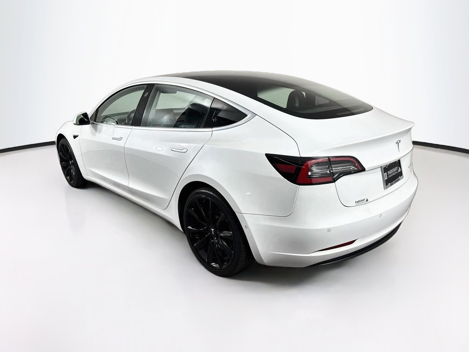 Used 2018 Tesla Model 3 Performance AWD/4WD image 3
