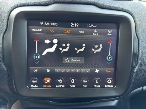 Used 2020 Jeep Renegade Limited w/ UConnect 8.4 Nav Group AWD/4WD image 62