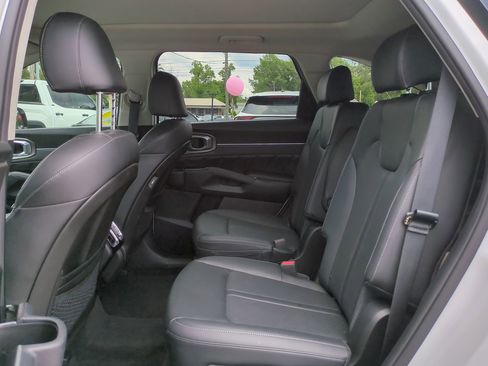 Certified 2023 Kia Sorento SX FWD image 14