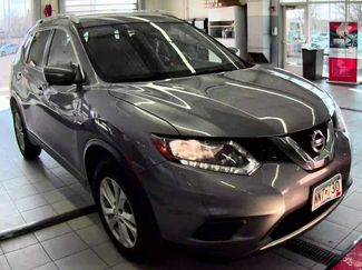 Used 2015 Nissan Rogue SV w/ SV Premium Package video 2