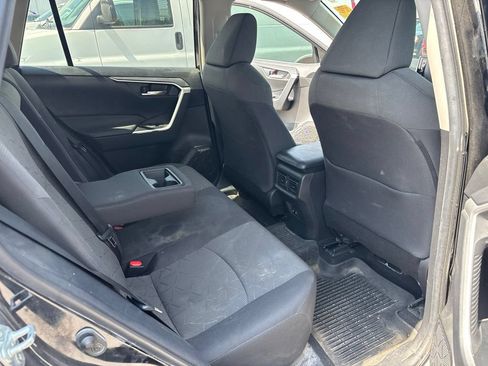 Used 2021 Toyota RAV4 XLE w/ Convenience Package AWD/4WD image 12