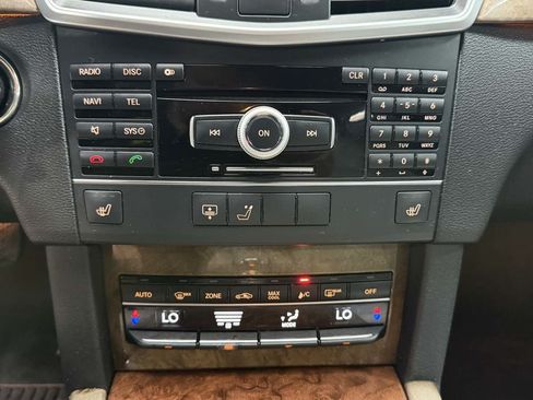 Used 2011 Mercedes-Benz E 350 4MATIC Sedan image 16