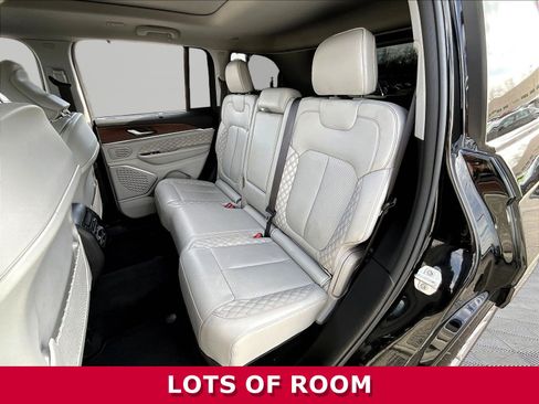 Used 2022 Jeep Grand Cherokee Summit w/ Luxury Tech Group V AWD/4WD image 22