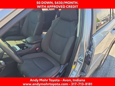 Used 2021 Toyota RAV4 LE AWD/4WD image 10