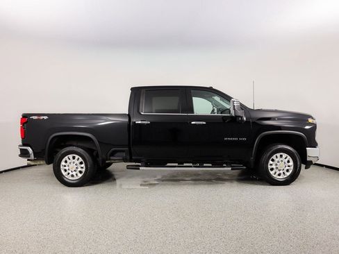Used 2024 Chevrolet Silverado 2500 LTZ w/ LTZ Convenience Package image 18
