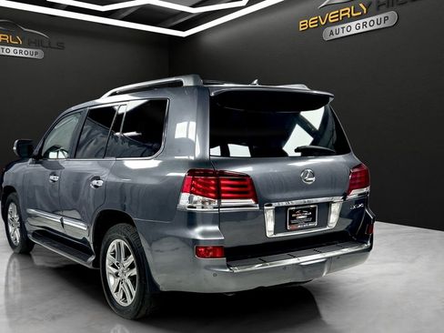 Used 2015 Lexus LX 570 4WD w/ Luxury Package image 3