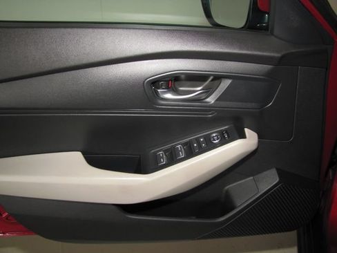 Certified 2023 Honda Accord LX image 9