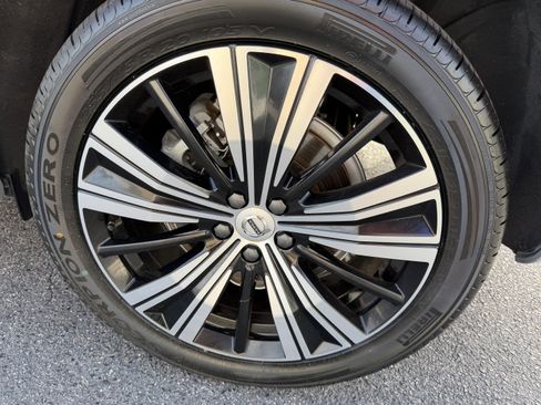 Certified 2023 Volvo XC60 T8 Ultimate image 35